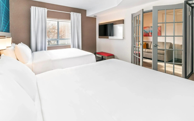 Comfort Suites London