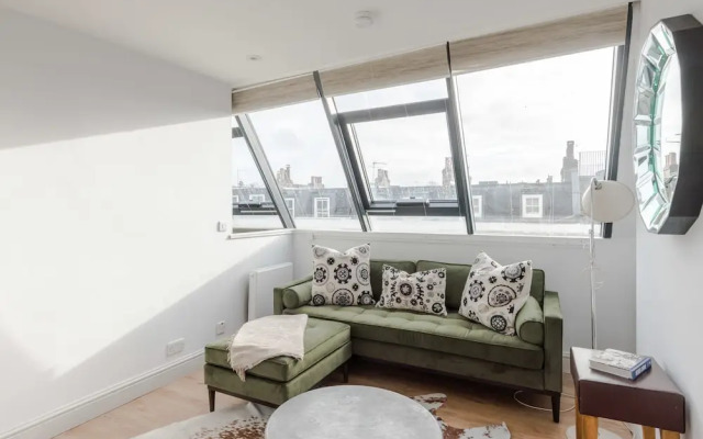 Light-filled Primrose Hill Rooftop Retreat