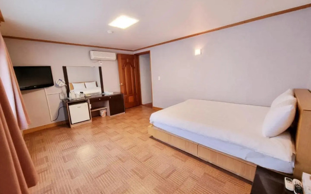 Hotel G