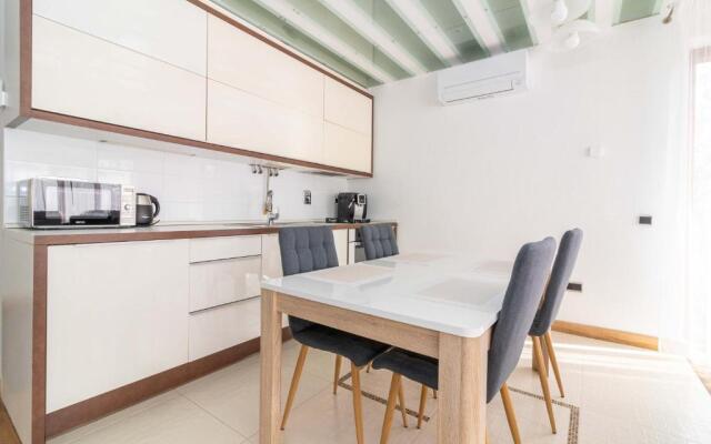 Gentle Brezze Apartment, By Cohost