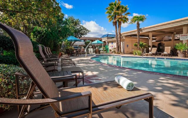 Best Western Plus Black Oak