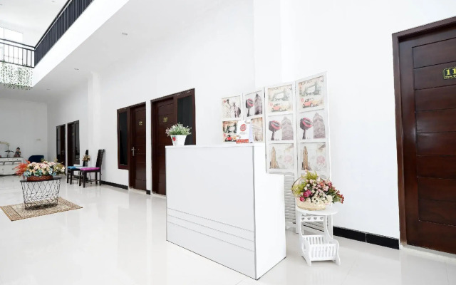 Four D'home by OYO Rooms