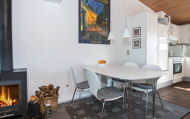 Beautiful Holiday Home in Henne Near Sea