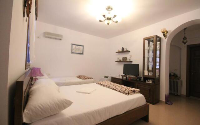 Apartment Altin in old town