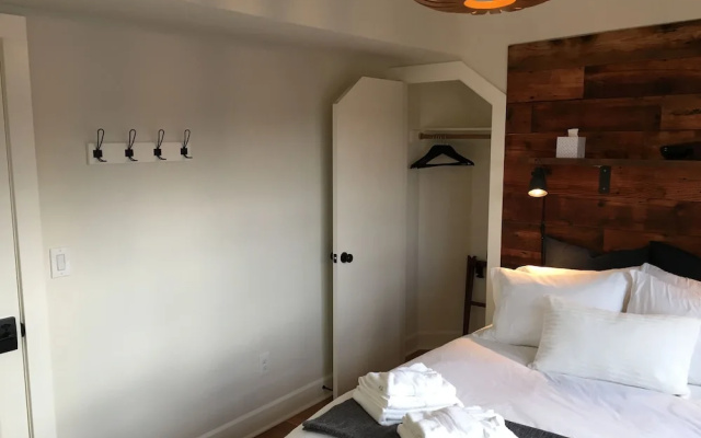 The Alberta Petite Hotel