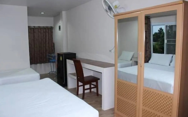 Sairee Center Guesthouse