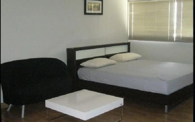 Room in Apartment - T8 Guest House Don Mueang Challenger