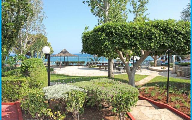 Poseidonia Beach Hotel