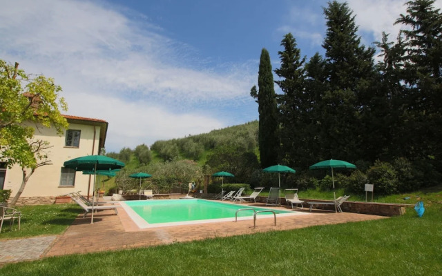 Beautiful Farmhouse in San Gimignano With Pool