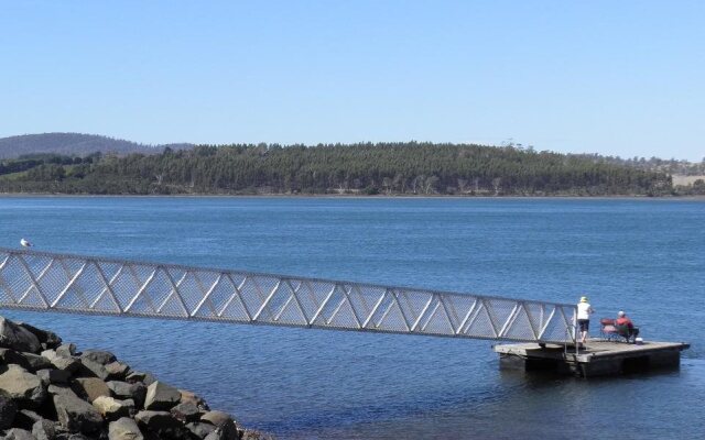 Tamar River Retreat