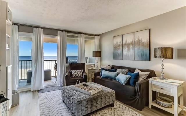 Coral Sands Beautiful Condominium by RedAwning