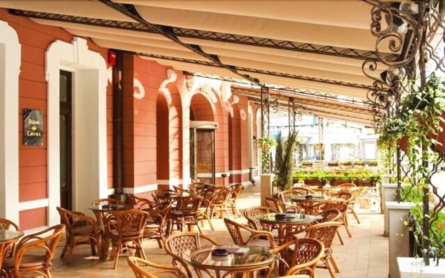 Select Hotel