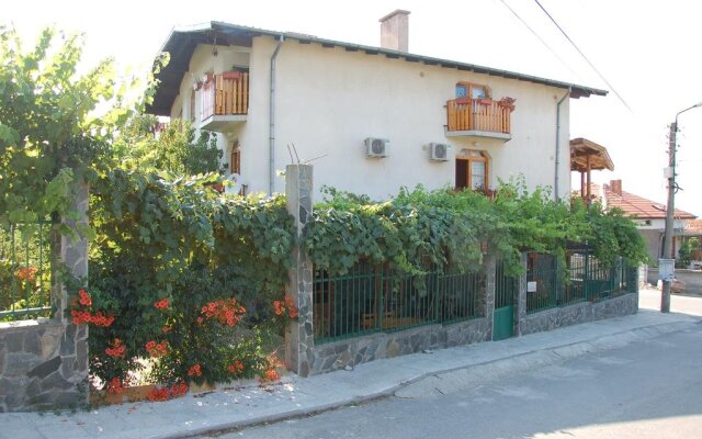 Guest House Gyuviyski