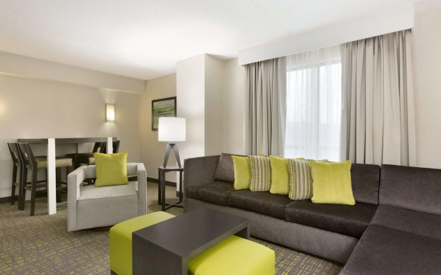 Embassy Suites by Hilton Newark Wilmington South