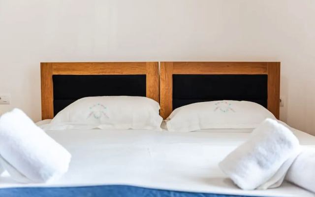 Saraci Rooms 1 in Gjirokast r