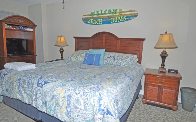 Oceanfront Well Maintained, Walk to Boardwalk, Beach Bars, 902