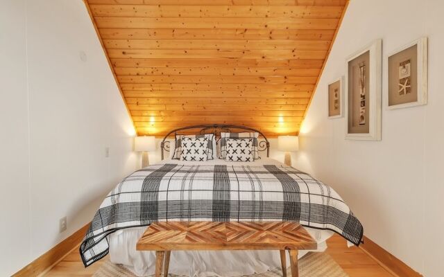 The Sandcastle 4 Bedroom Home by RedAwning