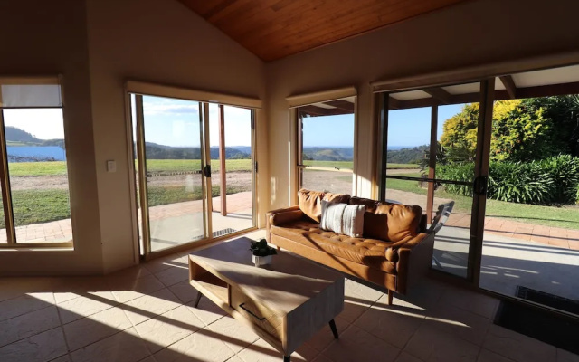 Summergrove Estate – Balcony – Carool