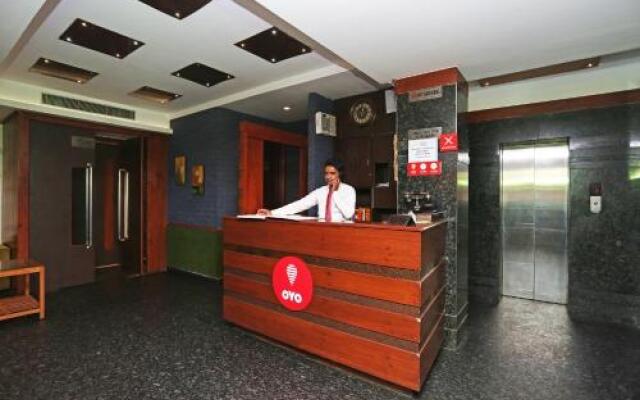 OYO 13602 Hotel The Town House