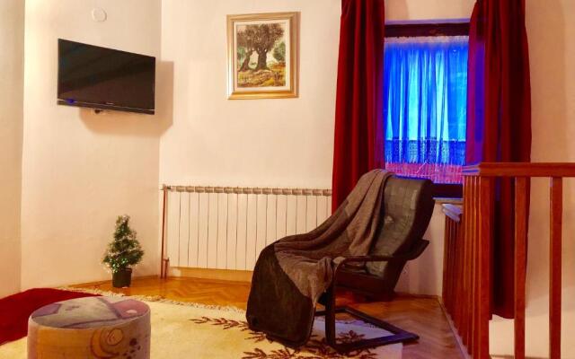 Two Story Studio Apartment Goranka