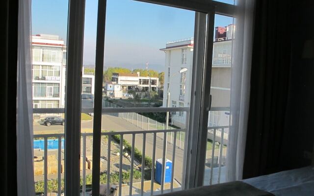 Apartment on Bulvar Nadezhd Apt. 305