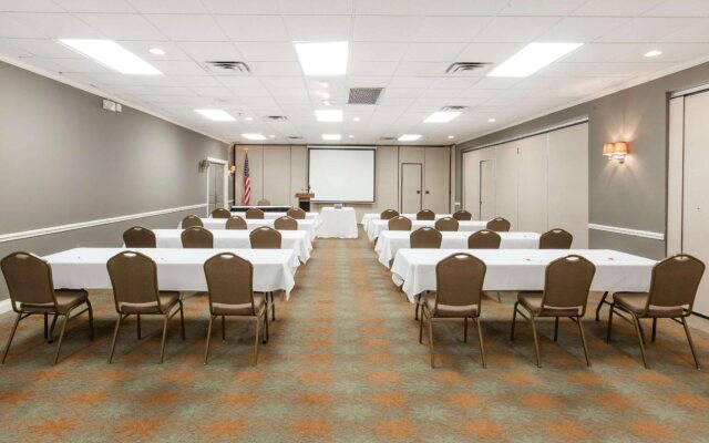 Ramada Conference Center New Iberia