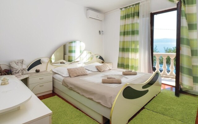 Amazing Home in Omis With Sauna, Wifi and 6 Bedrooms