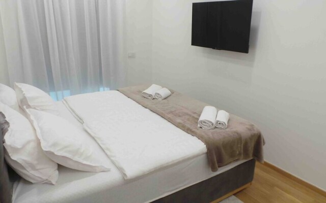 Apartment Borovje-river View 4 Stars