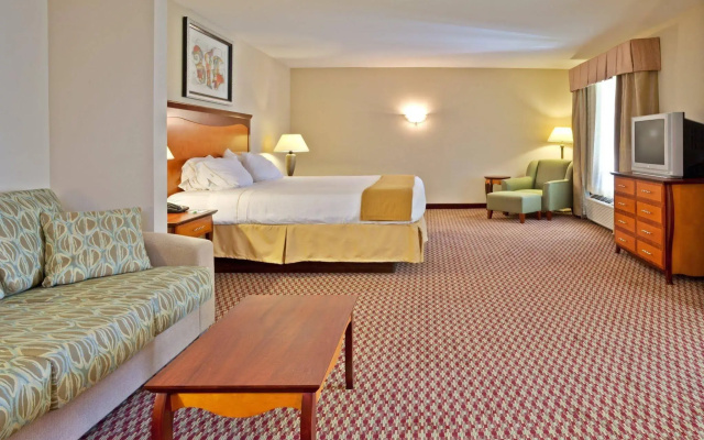 Holiday Inn Express Hotel & Suites Birmingham - Inverness by IHG