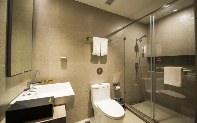 Home Inn Plus Shanghai Chifeng Road Metro Station