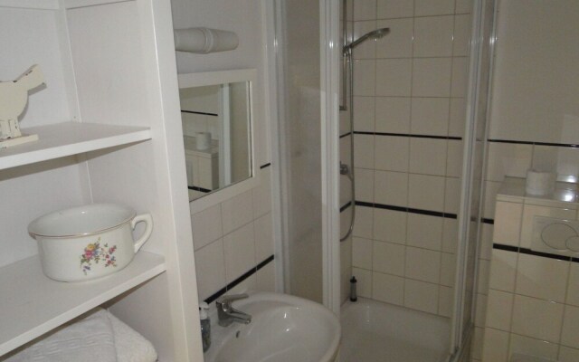 Spacious Apartment With Garden in Boisendorf