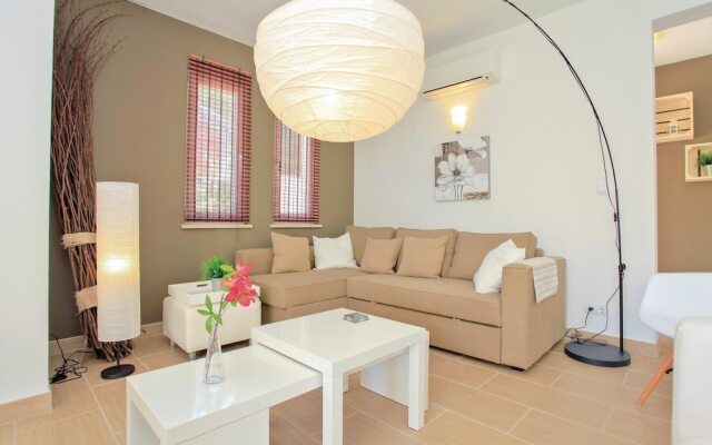 Stunning Home in Prigradica With Jacuzzi, Wifi and 8 Bedrooms