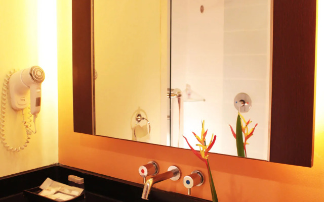 Solo Paragon Hotel & Residences