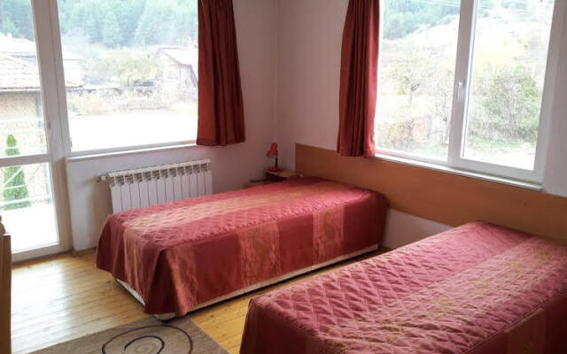 Pandea Guest House