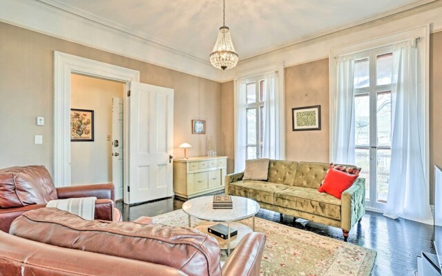 Centrally Located Apt in Victorian Mansion!