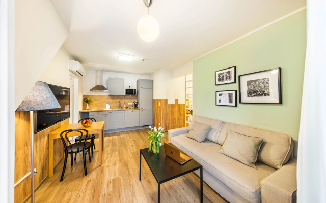 Jimmy's Apartments Lory