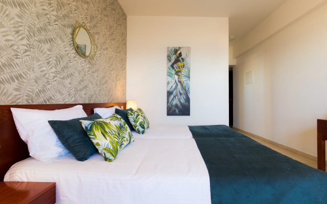 Cavo Zoe Seaside Hotel