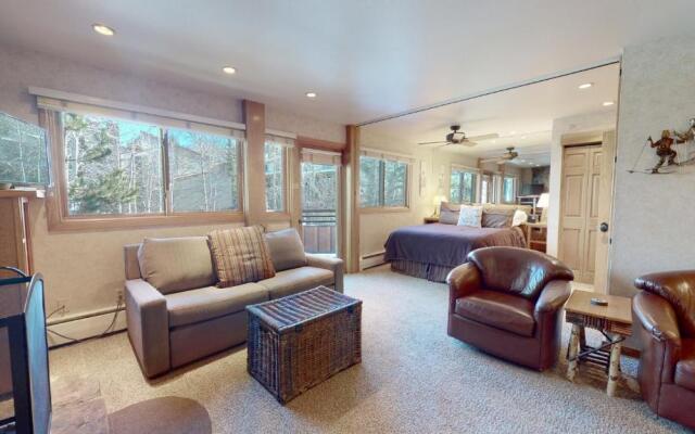 Laurelwood Condominiums Studio Premier Unit 306