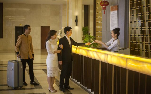 Muong Thanh Luxury Nhat Le Hotel