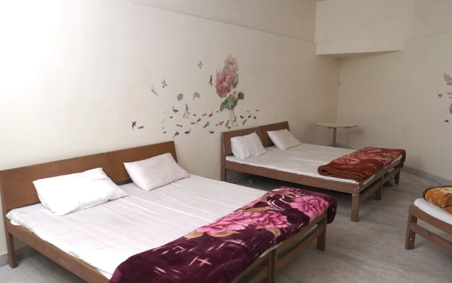 Capital O 87040 Hotel Kesar
