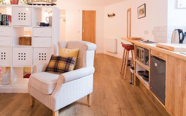 The Merryburn - Rooms and Courtyard Studios