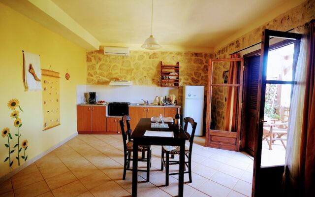 Quaint Holiday Home in Lagkada Greece Near Beach