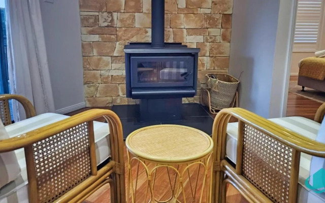 Splendour Hideaway - Luxury pool at Caves Beach