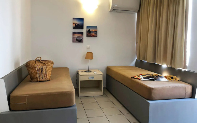 Caravel Apartment Hotel