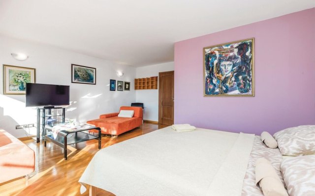 Stunning Home in Rijeka With Wifi and 5 Bedrooms