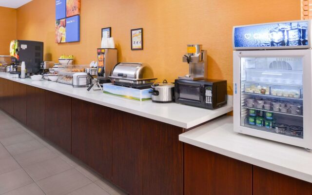 Comfort Inn & Suites