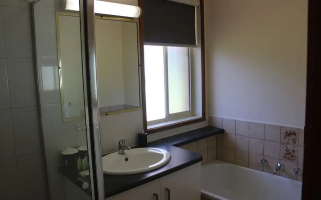 Australian Home Away @ East Doncaster Andersons Creek 1