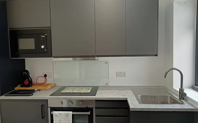 High Wycombe - 1bed Apartment - Sleeps 3 - Parking