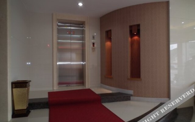 Zhoushan Yiqiao Business Hotel