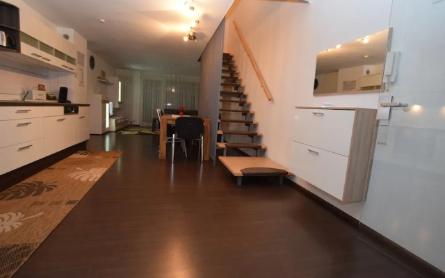 Ab Apartment 80